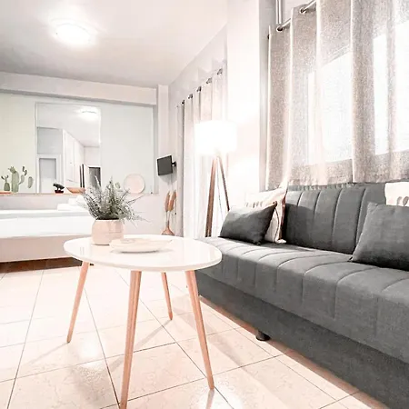Grace And Charm: Comfy Studio In Koukaki,