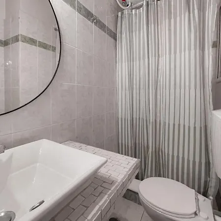 Grace And Charm: Comfy Studio In Koukaki, *